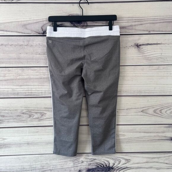 Fabletics Grey Drawstring Waist Low Rise Cropped Capri Leggings - Picture 4 of 6